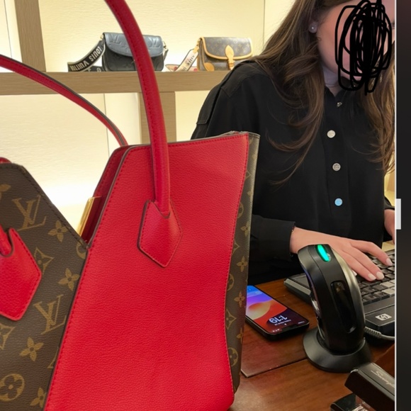 Louis Vuitton Kimono Handbag - Picture 8 of 9